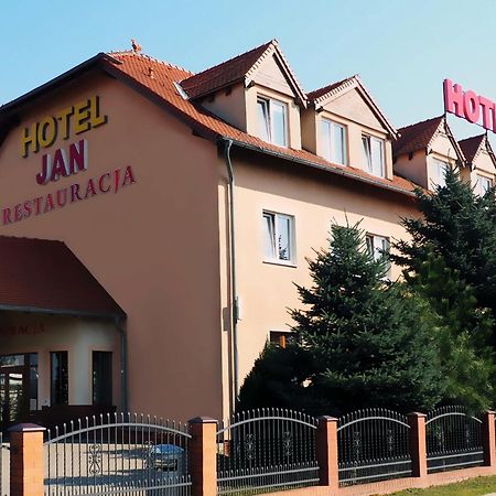 Hotel Jan Згожелец Екстериор снимка
