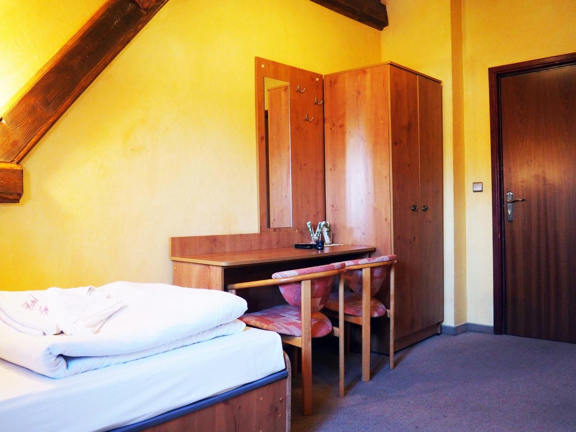 Hotel Jan Згожелец Стая снимка