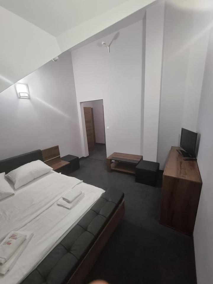 Hotel Jan Згожелец Екстериор снимка