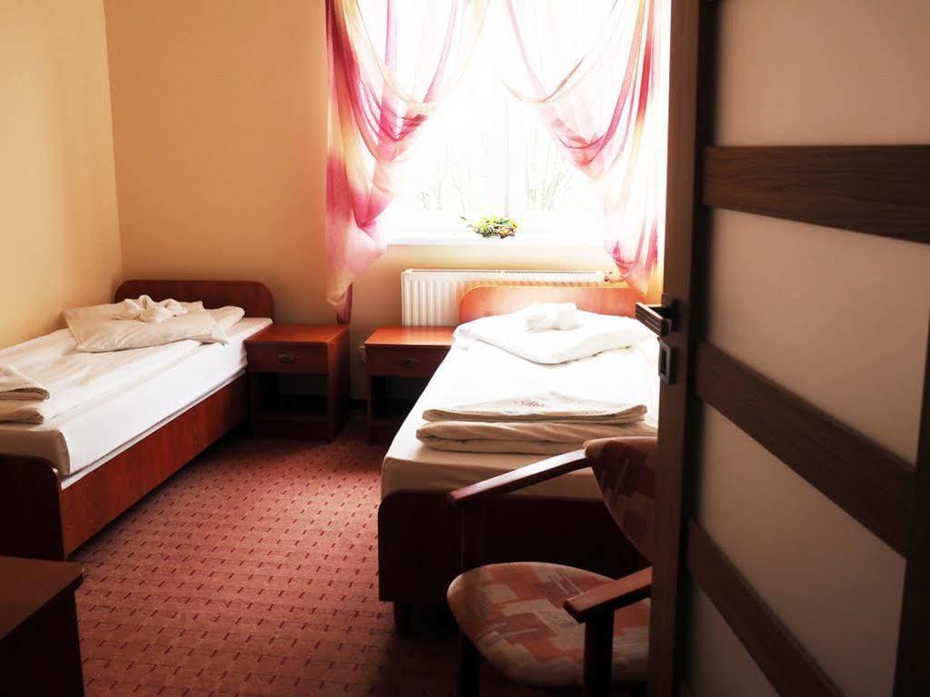 Hotel Jan Згожелец Екстериор снимка