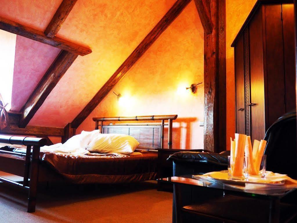 Hotel Jan Згожелец Екстериор снимка