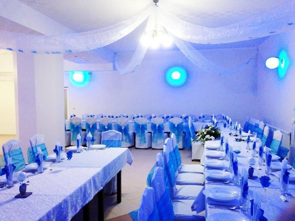 Hotel Jan Згожелец Екстериор снимка