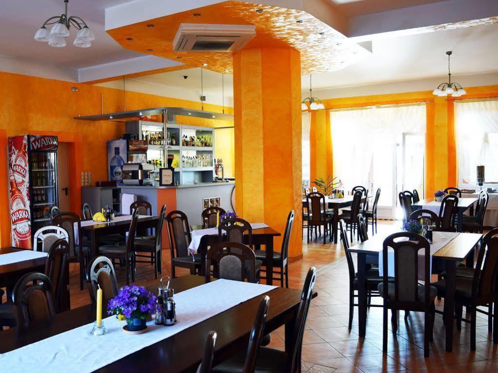 Hotel Jan Згожелец Екстериор снимка